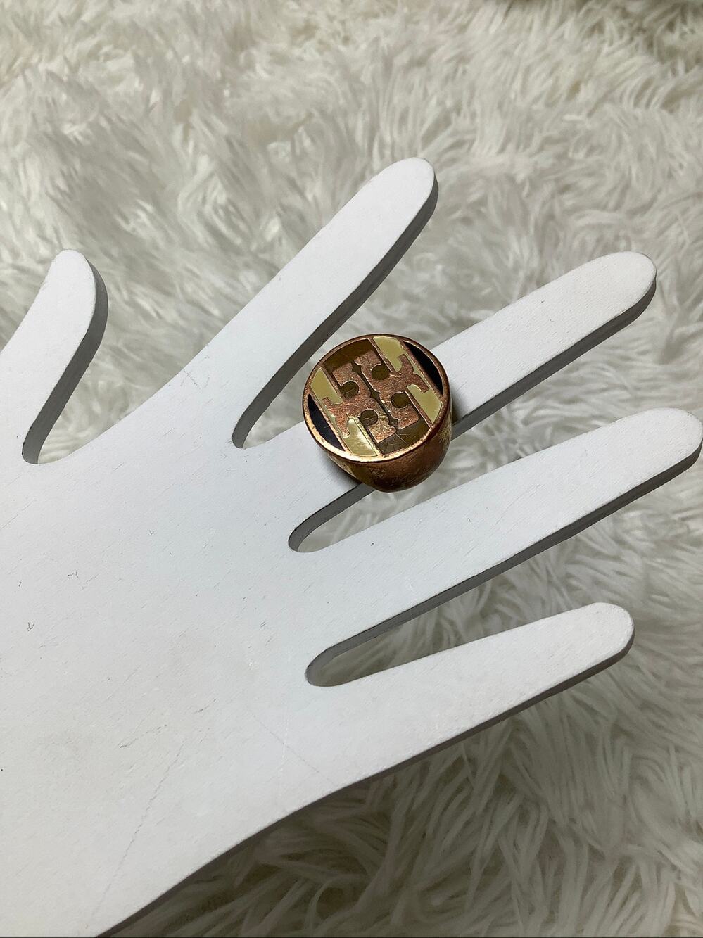 Tory Burch Women's 6 Signature Logo Gold-Tone Chunky Statement Ring A13-31